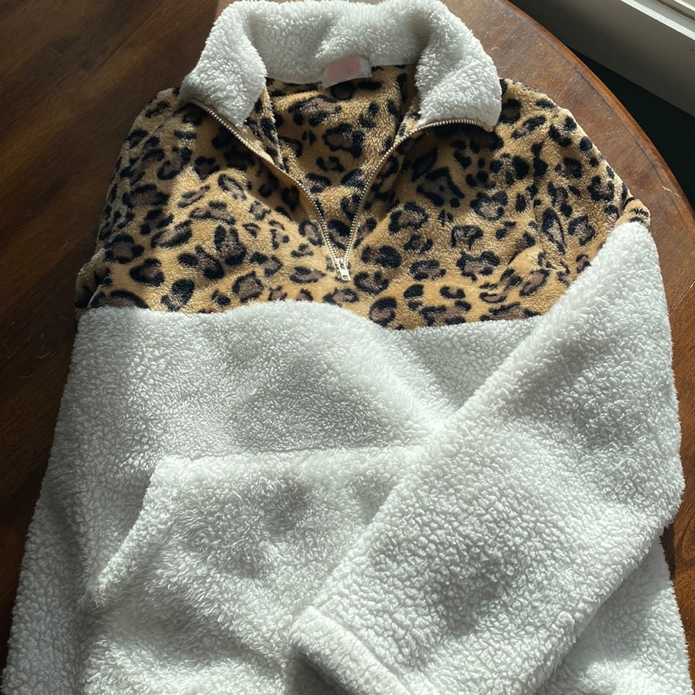 Women’s cheetah fuzzy zip up